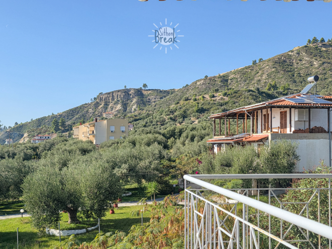 Book an apartment 80m from beach Halkidiki in Mola Kaliva. Ideal for families, fully equipped, and close to tavernas & beach bars.